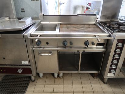 null Combiné friteuse-grill Whirlpool
100 x 111 x 81 cm
