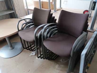 null 8 fauteuils visiteur en PVC et tissu marron