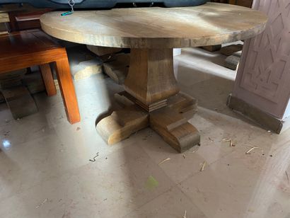 null 6 tables en bois massif carré + 1 ronde