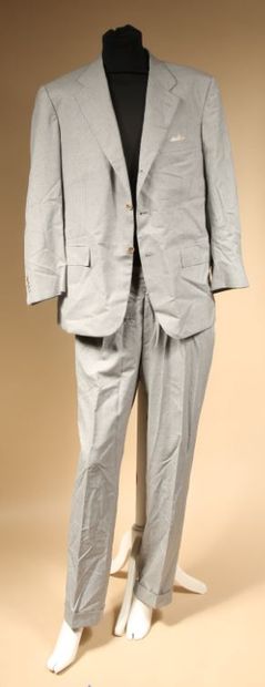 null KITON, Napoli
Costume d'homme en laine gris clair
Taille 56