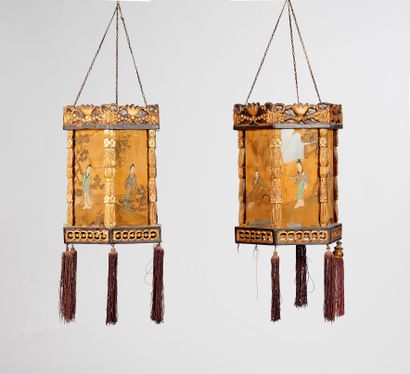 CHINE, vers 1900
Paire de lanternes en bois...