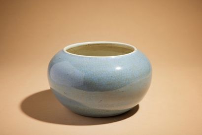 CHINE - XVIIIe siècle
Cache-pot en grès émaillé...