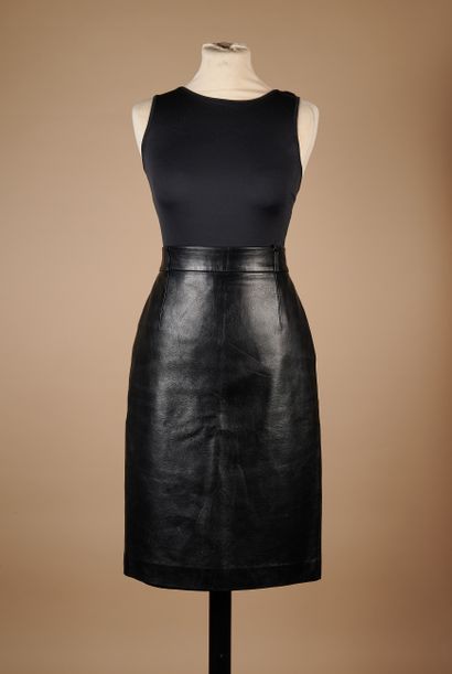 null PACO RABANNE 
Skirt in black plunged lambskin, tattoo motif on back partly faded...