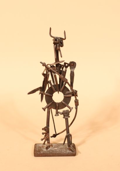 null Warrior and his bow
Sculpture
Reuse of various objects
H. 24,5 Cm

The withdrawal...