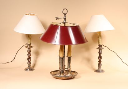 null Lot de 3 lampes :
- 1 lampe bouillotte en laiton à trois bras de lumières, abat-jour...