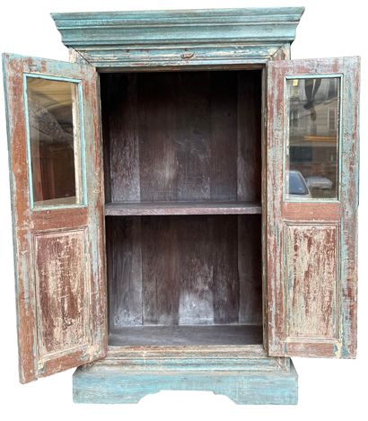 null Display case in wood with blue stain
H. 105 x W. 66 x D. 39 Cm
Accidents, wear...