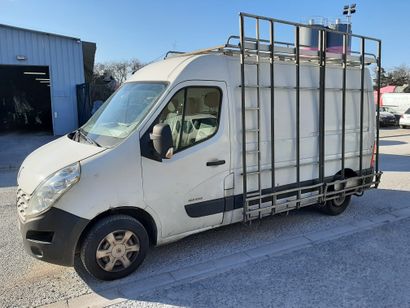 null CTTE RENAULT MASTER FOURGON 
Carburant : GO 
Puissance Administrative : 8 CV...