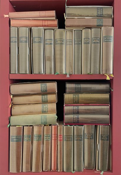  Lot de 26 volumes de la Pléiade dont Stendhal, Sand, Baudelaire, Valéry… Gazette Drouot