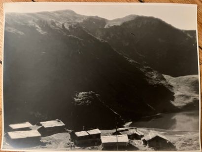 null Lot of 17 original silver photographs circa 1930 
Views of Arosa in the Swiss...