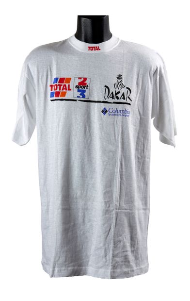 null GRANADA DAKAR 1995 et 1996
2 Tee-shirts en coton blanc
TOTAL, COLUMBIA, FRANCETVSPORT,...