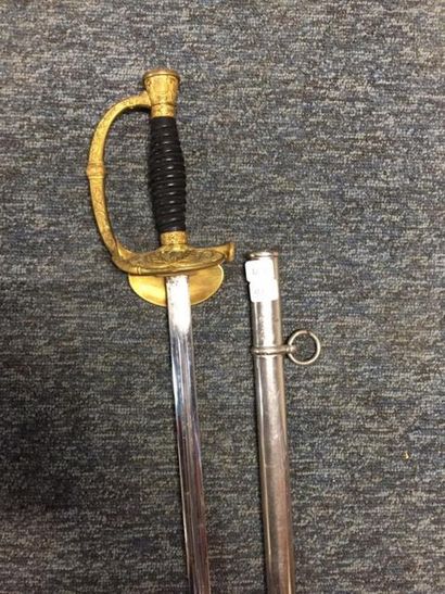 null EPEE D'OFFICIER modèle 1817 à ciselures. Clavier au faisceau de Licteur (justice...