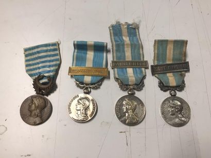 LOT de quatre médailles coloniales avec barette...