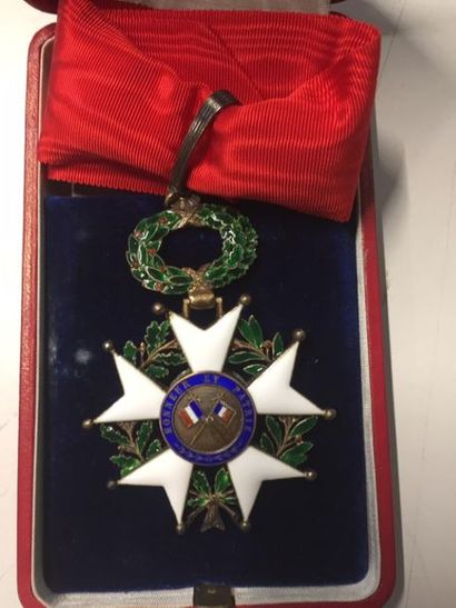 null FRANCE : 
Etoile de Commandeur de la Légion d'Honneur en vermeil.
Cravette et...