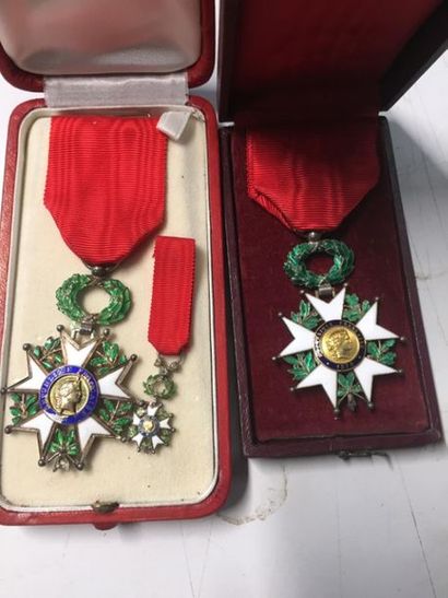 null FRANCE :
ORDRE de la légion d'Honneur :
1) Etoile de Chevalier et sa miniature....