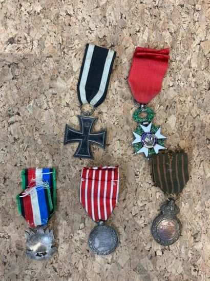 null LOT DE DECORATION : 
1) Croix de fer IInd classe 1914.
2) Légion d'honneur Chevalier...