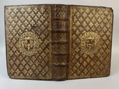 null [Sixteenth century book]. [Binding with the arms]. SUETONE. C. Suetonii Tranquilli...