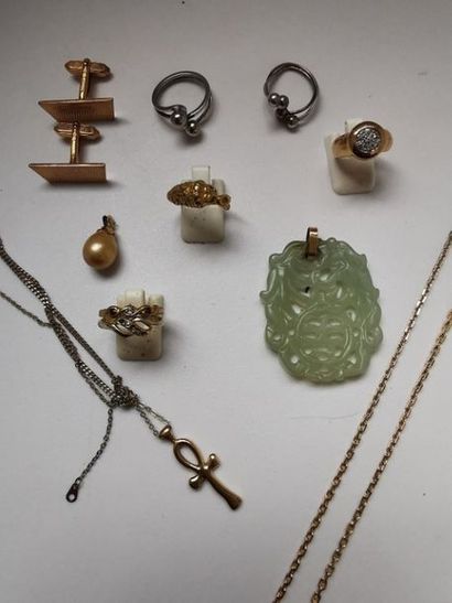 null LOT de petits bijoux en métal doré doré ou pas, pendentif perle imitaton, boémite...