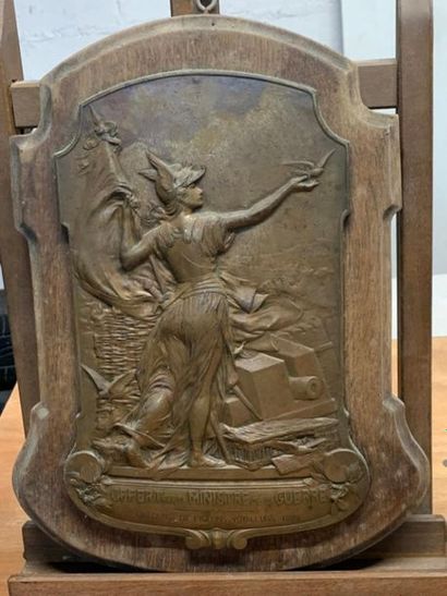 null Plaque en bronze, "Concours de pigeons voyageurs 1899, offert par le ministre...