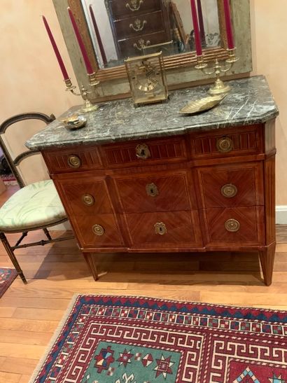 COMMODE A RESSAULT Corrigendum: Restored right rear leg and studded /// COMMODE A...