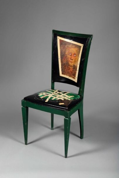 École du XXe siècle Ecole du XXe siècle
Une chaise en bois peint vert, l'assise et...