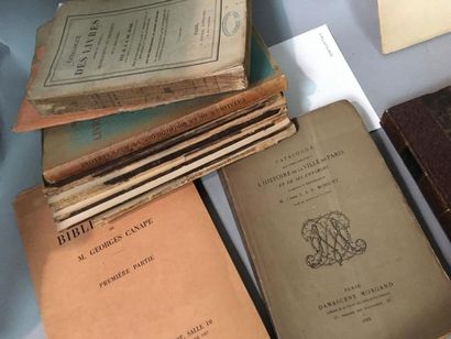 null Un carton de catalogues de ventes de bibliothèques XIXe et début XXe s., formats...