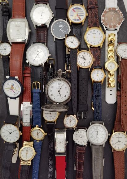 null LOT de montres diverses, dont une LIP à l'état de neuf, comme d'autres, ou pas,...