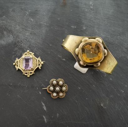null [Frais jud. 14,28% TTC] LOT de bijoux en alliage d'or 375 mm, comprenant :

-...