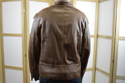 null BRUNELLO CUCINELLI

Veste/blouson d'homme en cuir marron réversible, l'autre...