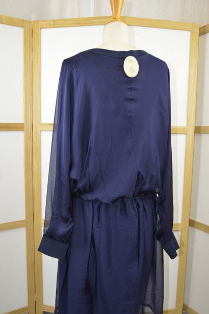 null LANVIN, Paris. 

Collection 291.

Robe à manches longues en jersey bleu nuit...