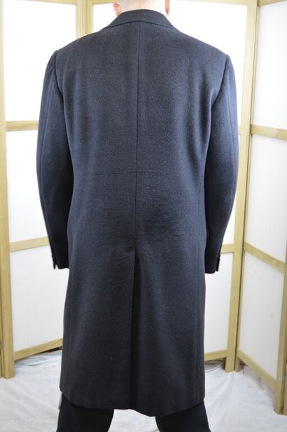 null LANVIN PARIS

Manteau long d'homme en lainage gris anthracite

Taille 52