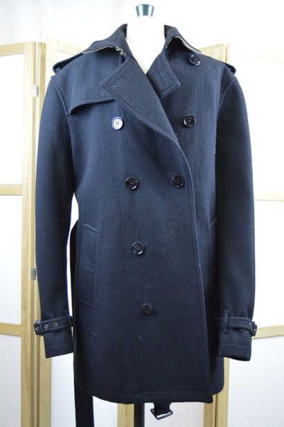 null BURBERRY BRIT

Manteau d'homme ¾ en lainage noir

Taille anglaise XL (pour indication...