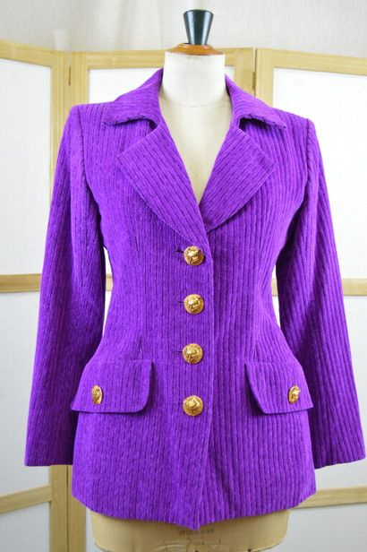 null YVES SAINT LAURENT, Rive Gauche Paris. 

Veste en velours mauve strié de noir,...