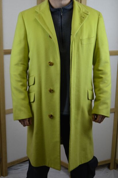 null HERMES, Made in Italy

Manteau long d'homme en cachemire vert anis

Taille ...