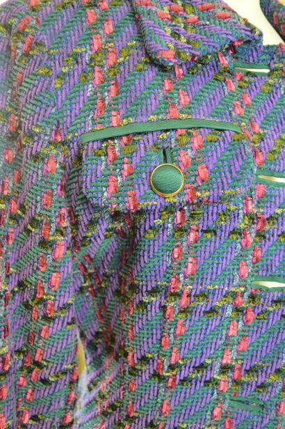 null NINA RICCI. Edition boutique. 

Tailleur veste et jupe en tweed violet, vert...