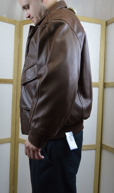 null CHRISTIAN DIOR BOUTIQUE MONSIEUR PARIS

Blouson d'homme en cuir grainé marron,...