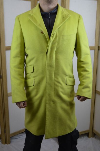 null HERMES, Made in Italy

Manteau long d'homme en cachemire vert anis

Taille ...