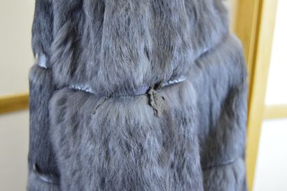 null MAX & MOI

Manteau ¾ en lapin gris

Taille 44 sur l'étiquette (pour indication :...