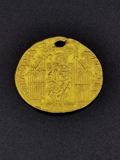 null Massacre à la perceuse d'un Royal d'or vers 1328 à l'effigie de Philippe VI...