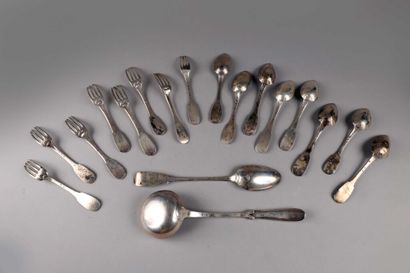 null Set of 8 silver cutlery (950/1000th) model uniplats.

Paris 1829-1833 for 6...