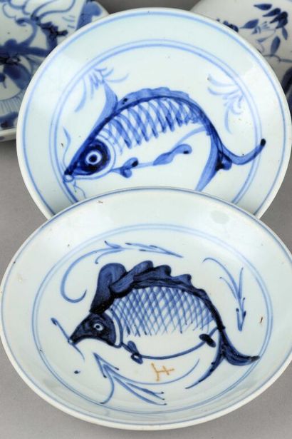 null CHINE, dynastie Ming (1368-1644).

Quatre coupelles en porcelaine bleu blanc.

D....