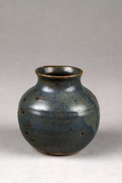 CHINE, dynastie Yuan-Ming, XIVe siècle.

Vase...