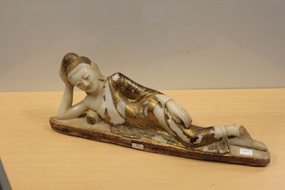 null ASIE DU SUD-EST, début du XXe siècle

Bouddha couché. 

Sculpture en albâtre...