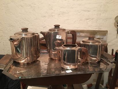 null Manette comprenant un service à thé-café en métal argenté, une coupelle en métal...