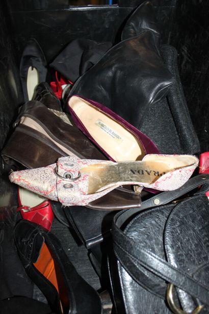 null Fort de lot de chaussures et de sacs à main dont Dolce Gabbana, Manolo Blahnik,...