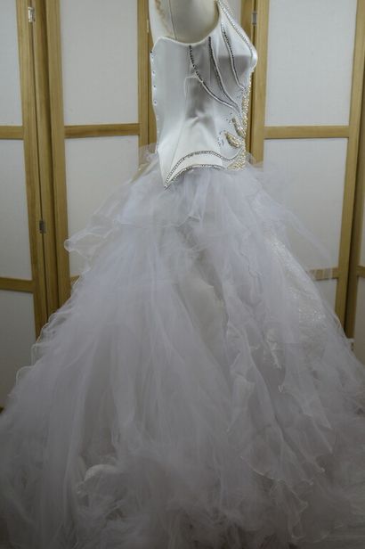 null [FRAIS JUDICIAIRES : 14,28 %] ODDAYA CREATION

Robe de mariée jupe en tulle...