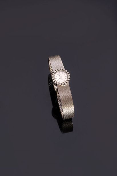 OMEGA. WATCH of lady in white gold 18K (750...