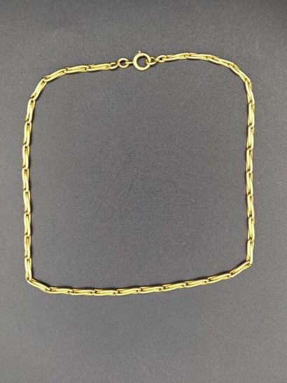 null Necklace in yellow gold 18K (750 thousandth).

NET weight: 36,4g.