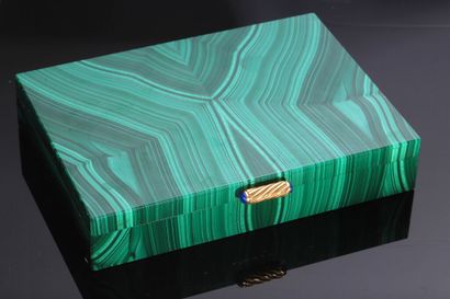 Cigar box in malachite veneer and veined...