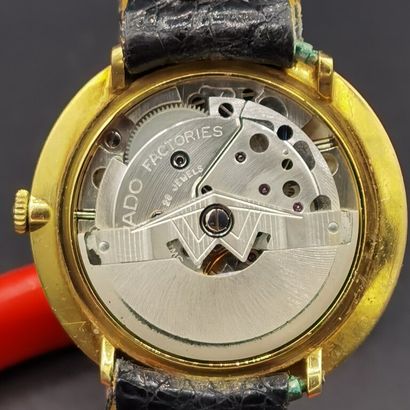 null MOVADO. About 1965. Model Kingmatic "S". WATCH of man in yellow gold 18K (750...