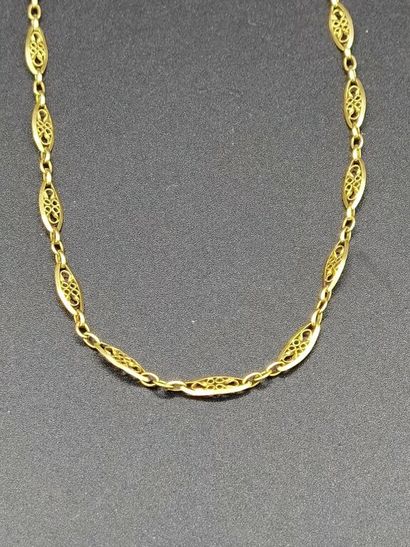 null Chain of watch in yellow gold 18K (750 thousandth) with filigree links. 

Length:...
